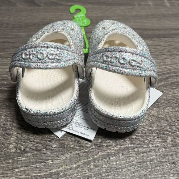 New Crocs Kids Clogs - Picture 3 of 6